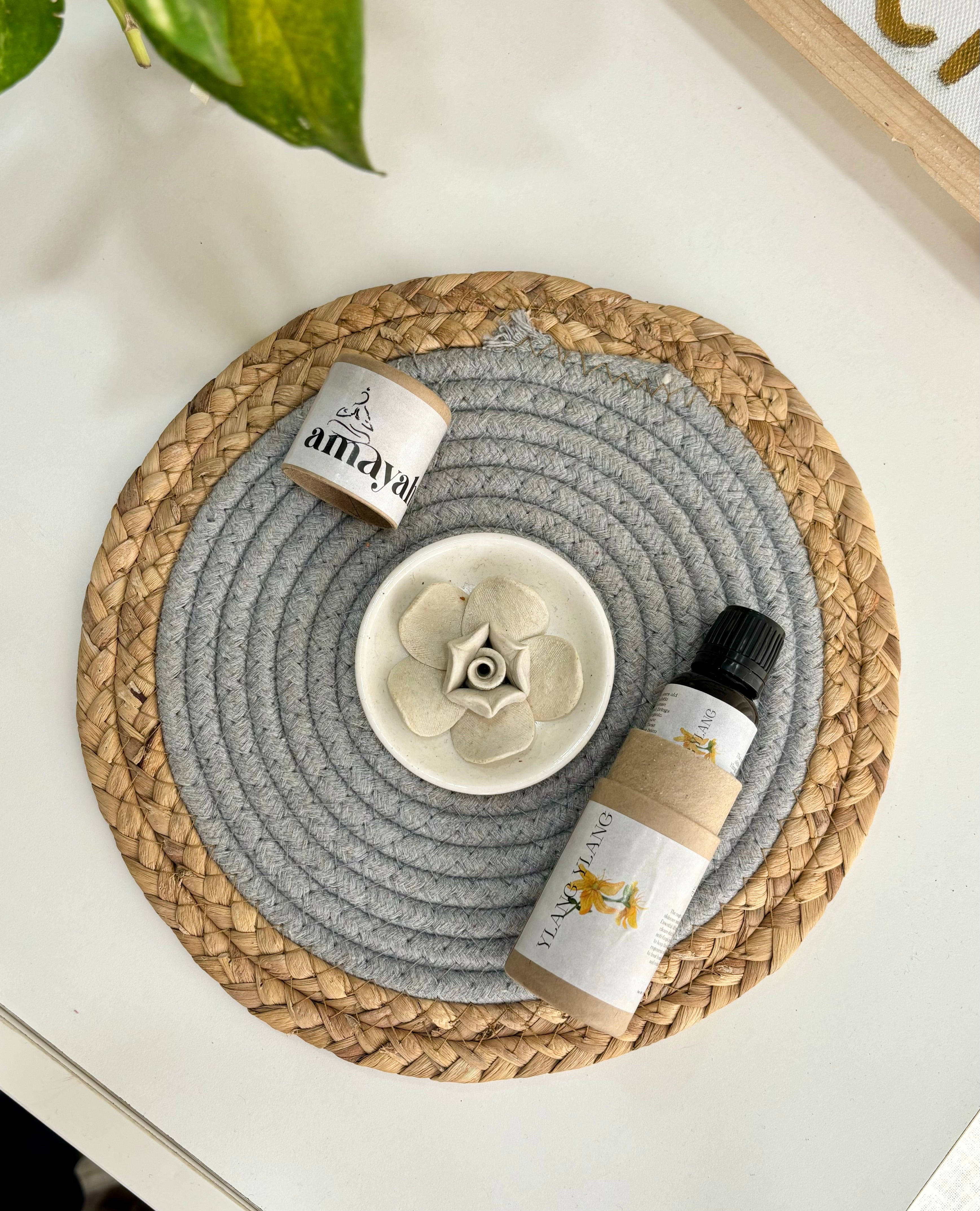 Ceramic flower diffuser